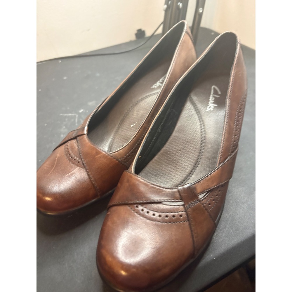 Clarks Womens Brown Leather Block Heel Pumps Brogue Detail Size 8.5 M 89486